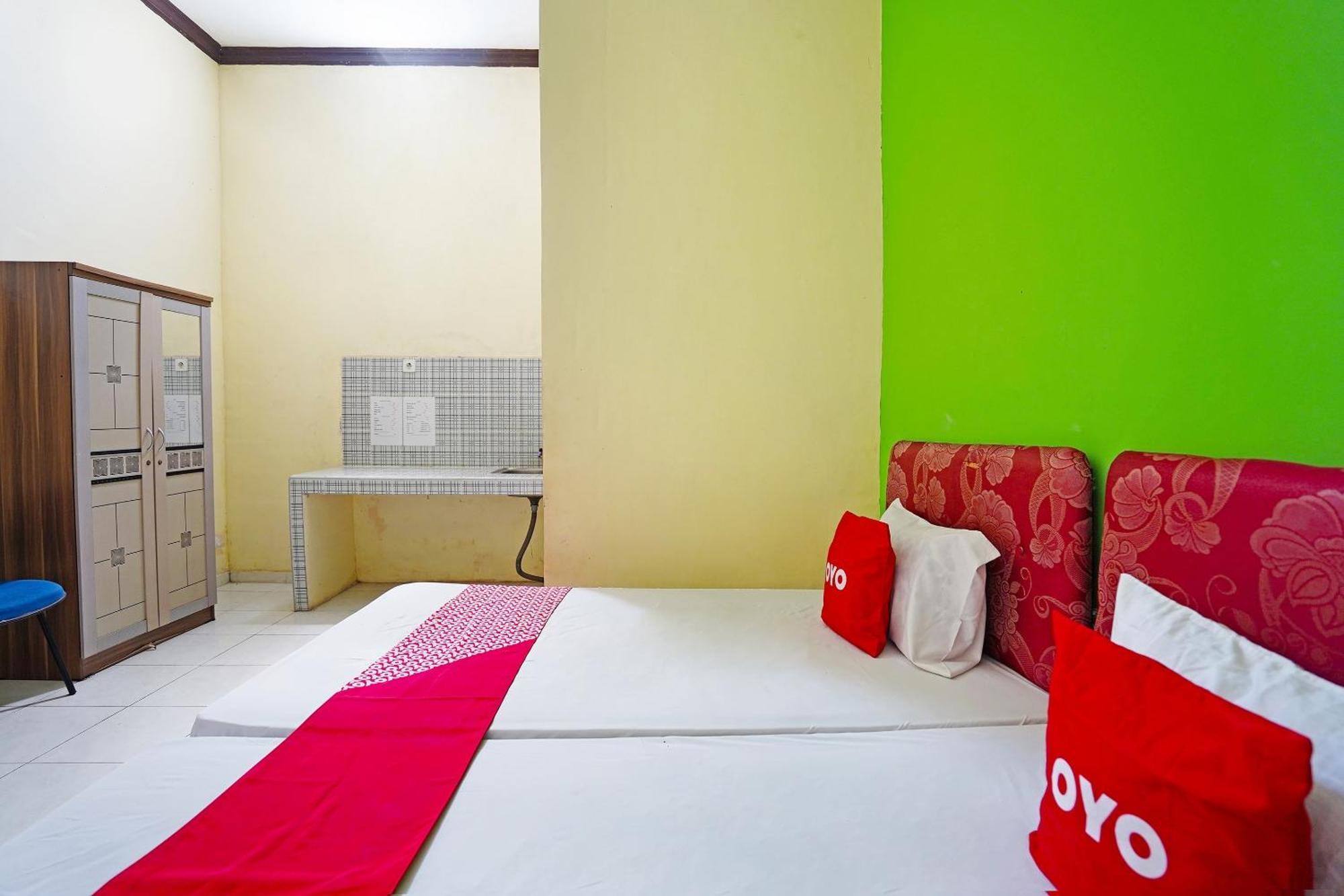 Oyo 91583 D'Cost Green Syariah Сурабая Экстерьер фото