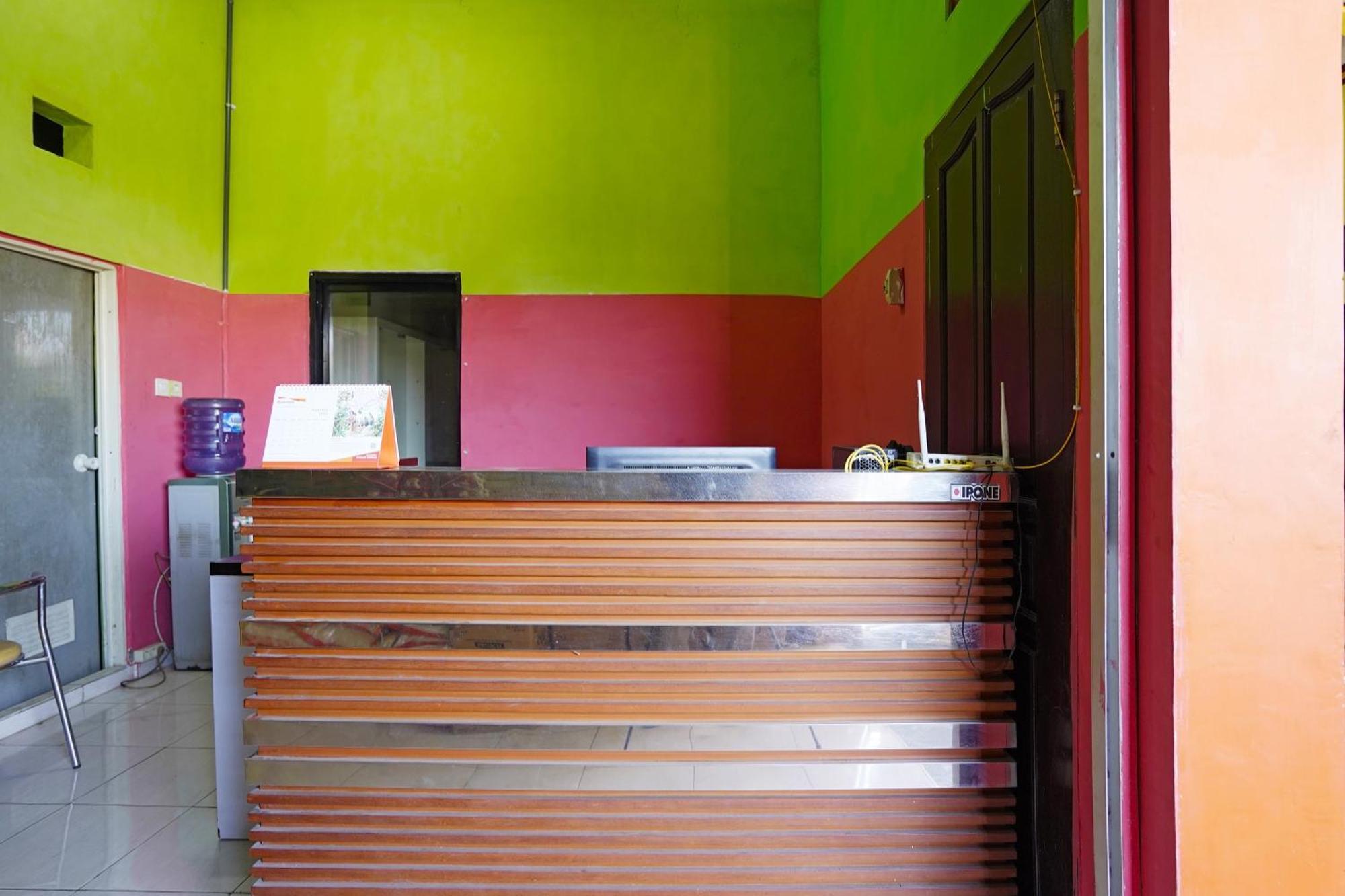 Oyo 91583 D'Cost Green Syariah Brebek Экстерьер фото