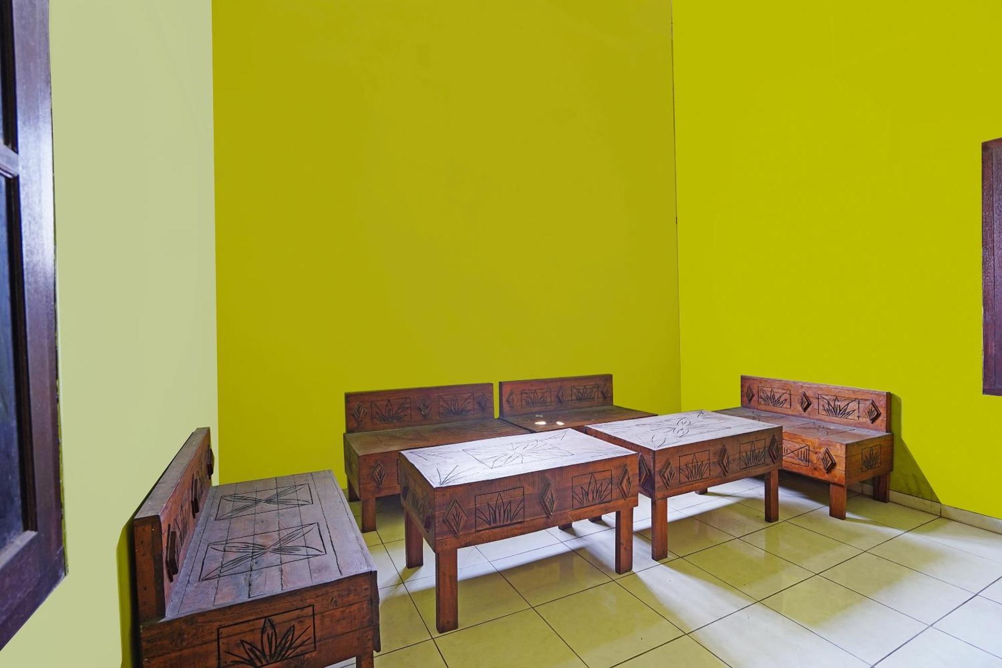 Oyo 91583 D'Cost Green Syariah Brebek Экстерьер фото