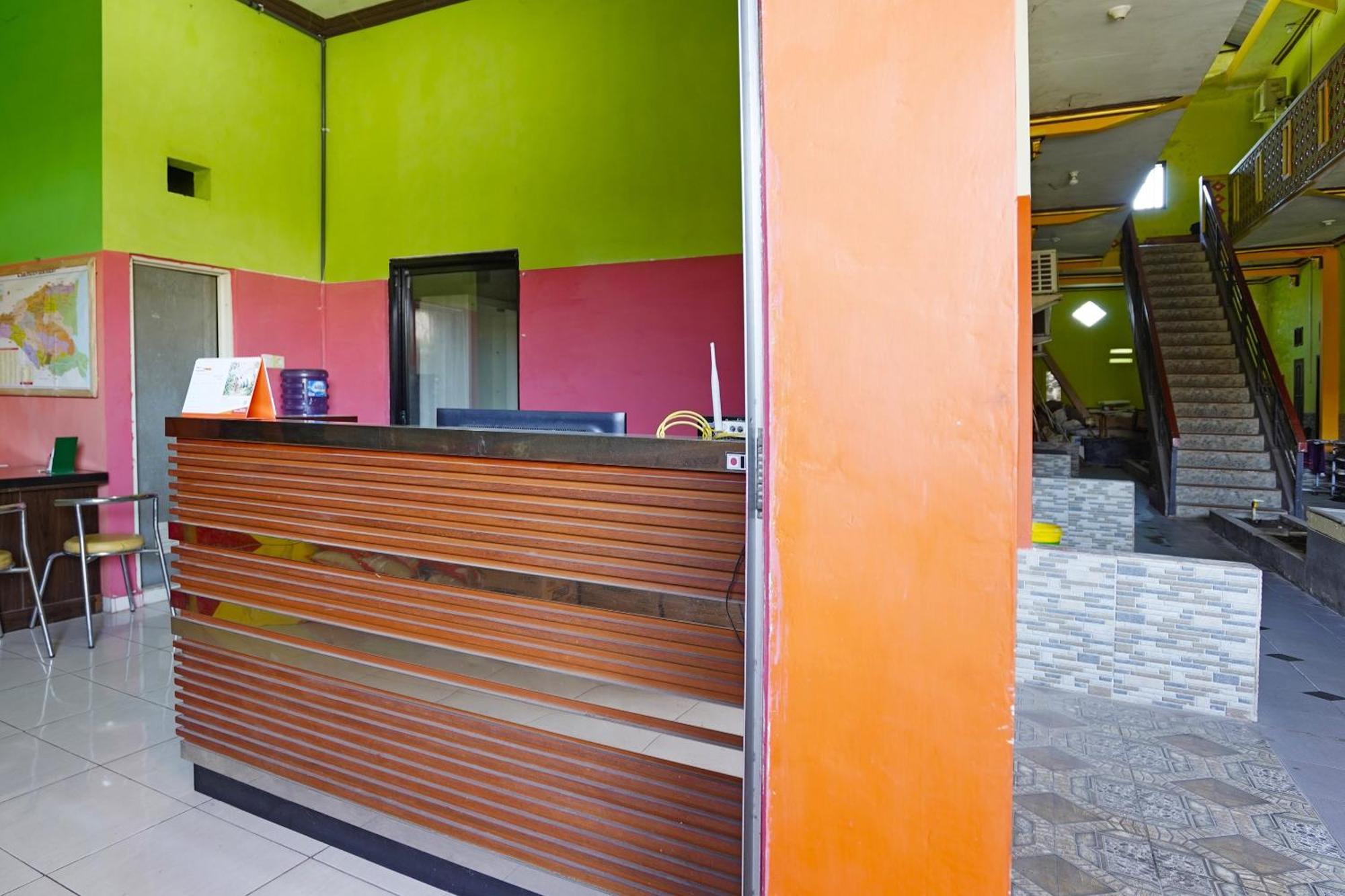 Oyo 91583 D'Cost Green Syariah Brebek Экстерьер фото